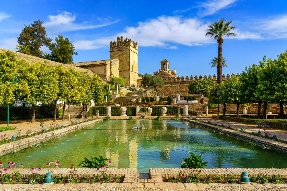 Jejak Emas Andalusia: Sejarah Islam di Cordoba dan Alhambra